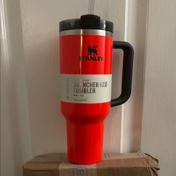 Stanley Neon Orange Quencher H2.0 Tumbler - Picture 1 of 4